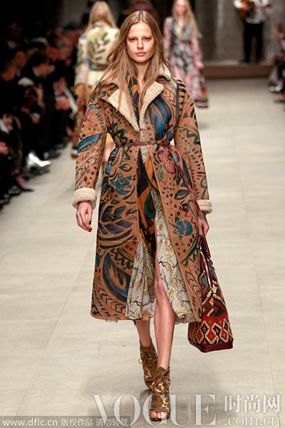 涂鸦印花Graffiti Print——Burberry