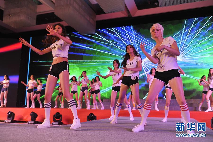 （新华网）（2）新风俗中国车模国际交换赛在京举行