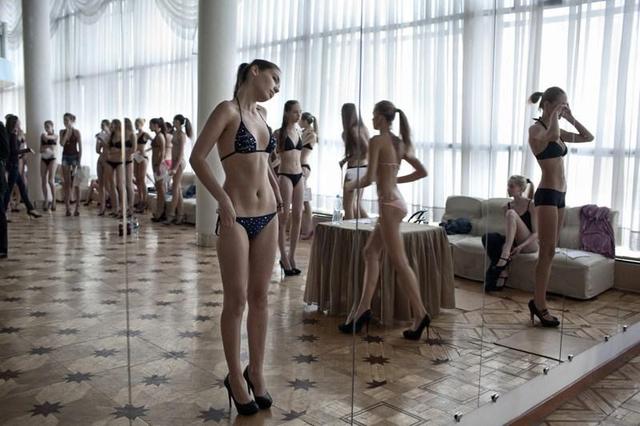 西伯利亚女模特：当超模是脱贫唯一要领(组图)