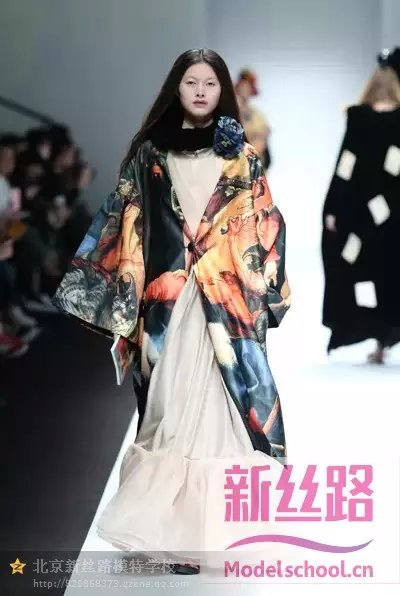 中国单眼皮模特“美”到国际 回国后身价翻倍
