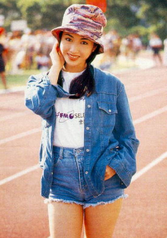 美女明星的少女时代 今昔对比照让人感慨