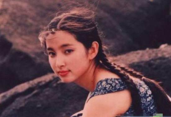 美女明星的少女时代 今昔对比照让人感慨