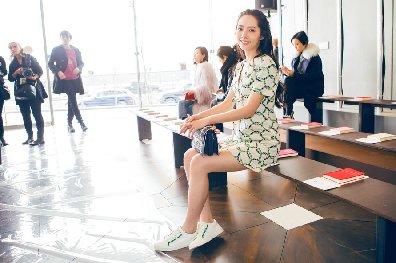 美腿逆天 郭碧婷纽约看秀画风撩人