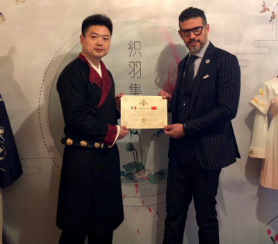 2018首届中意文化年,徐娇自创的汉服品牌织羽集惊艳亮相