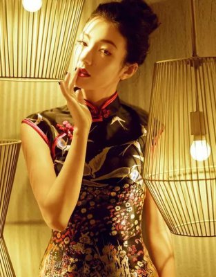 94年的她凭借高级脸成就30亿票房女主！