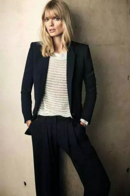 茱莉亚·斯提格勒(Julia Stegner)，一位拥有独特日耳曼女神气质的德国超模