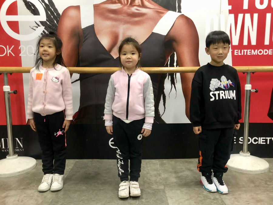 孩子学模特能得到什么改变